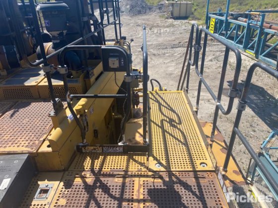 2011年式キャタピラー994F