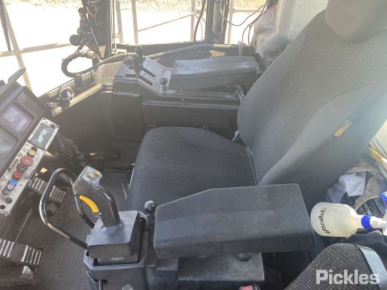 2011年式キャタピラー994F