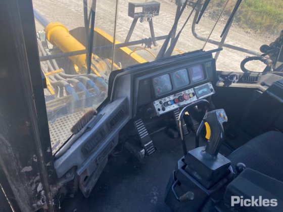 2011年式キャタピラー994F