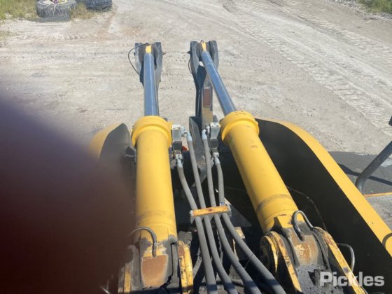 2011年式キャタピラー994F