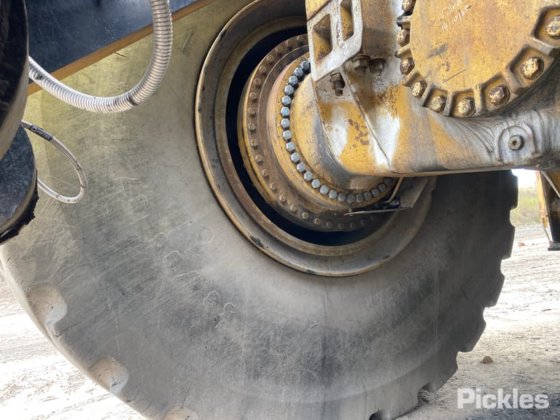 2011年式キャタピラー994F