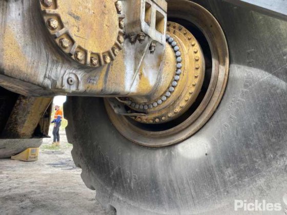 2011年式キャタピラー994F