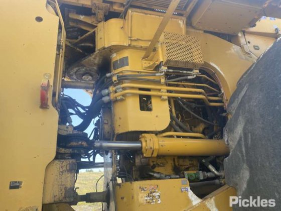 2011年式キャタピラー994F