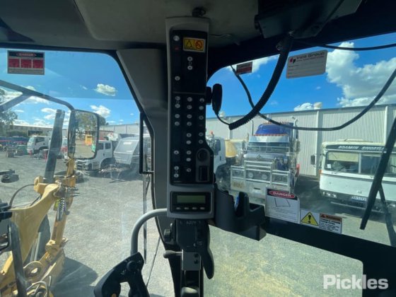 2017年式キャタピラー140M