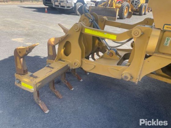 2017年式キャタピラー140M