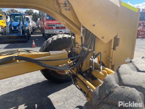 2017年式キャタピラー140M