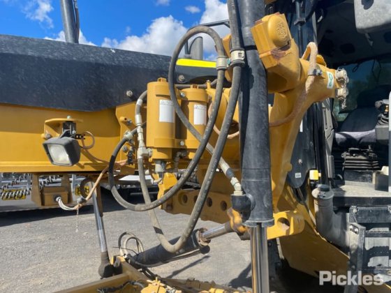 2017年式キャタピラー140M