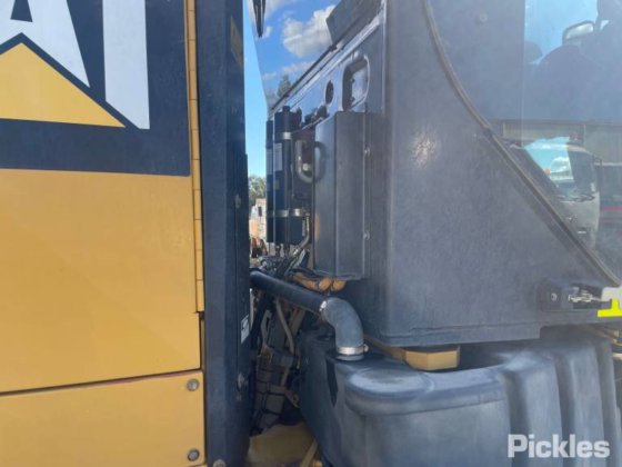 2017年式キャタピラー140M