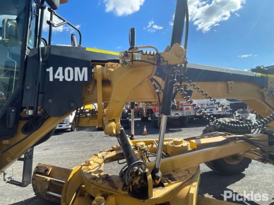 2017年式キャタピラー140M