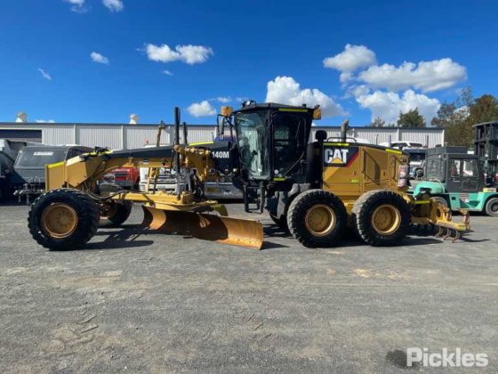 2017年式キャタピラー140M