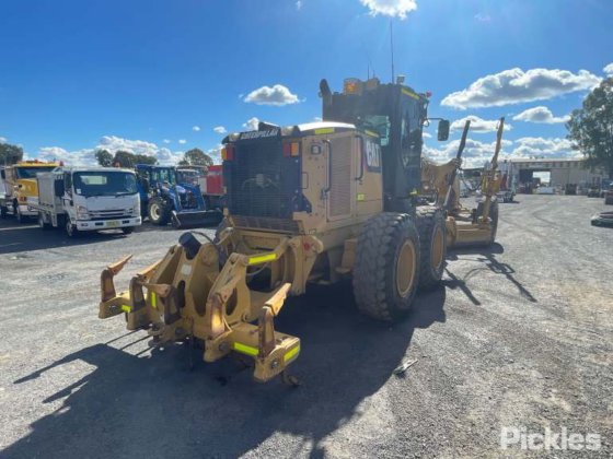 2017年式キャタピラー140M