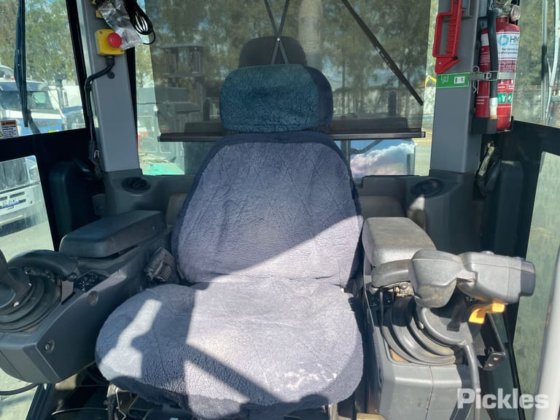 2017年式キャタピラー140M