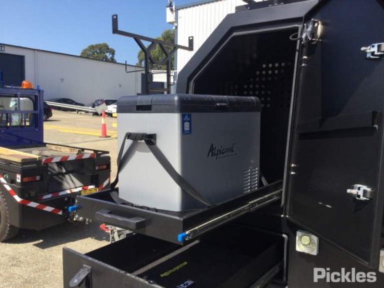 2025 绿色有限公司