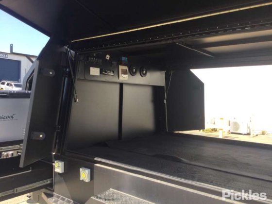 2025 绿色有限公司