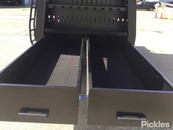 2025 绿色有限公司