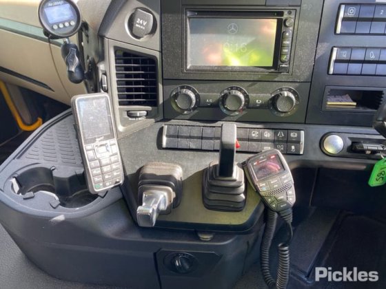 2019 メルセデス ベンツ アクトロス 2658