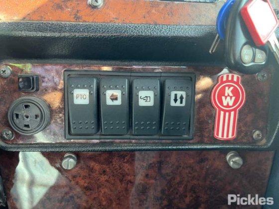 2008年式ケンワース K108