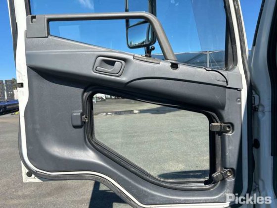 2013年三菱扶桑战斗机1427