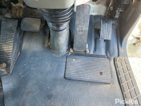 2013年三菱扶桑战斗机1427