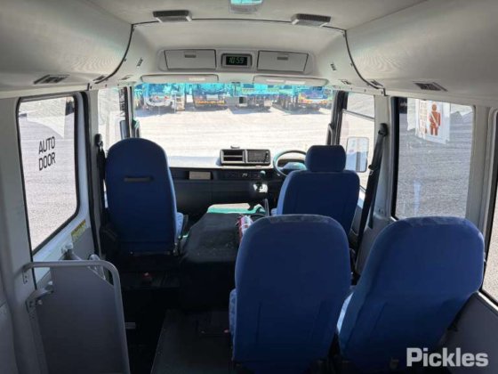 2020 三菱ふそうローザ