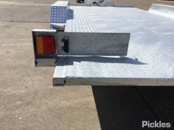 2025 绿色有限公司