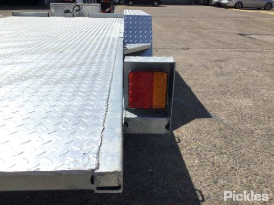 2025 绿色有限公司