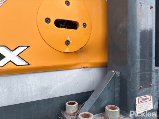 2012年式ヒュンダイ ロベックス 250LC-9