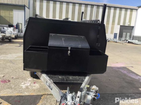 2025 绿色有限公司