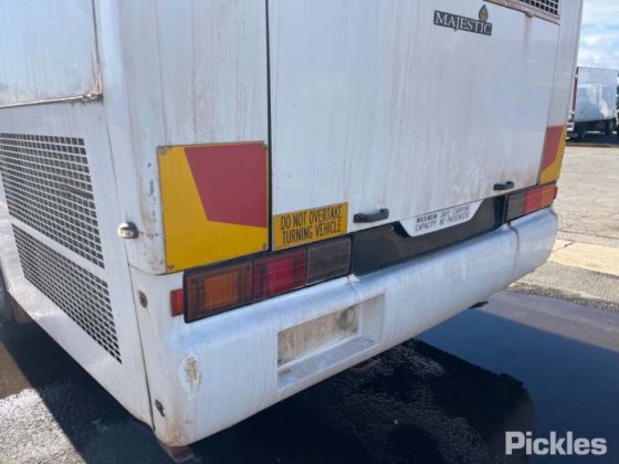 2005款梅赛德斯奔驰2542