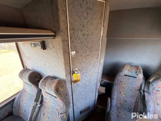 2005款梅赛德斯奔驰2542