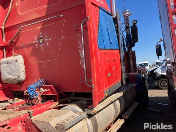 2004年西部之星4900FX