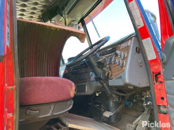 2004年西部之星4900FX