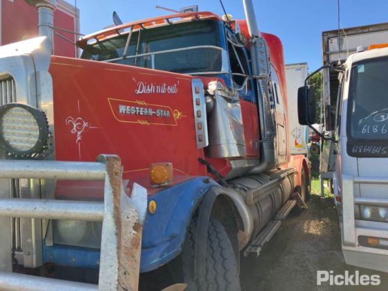 2004年西部之星4900FX