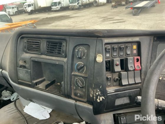 2001 Mack Quantum