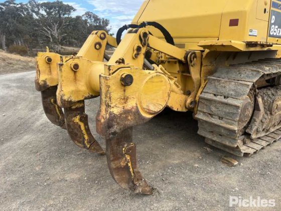 2016年式コマツD85EX-18