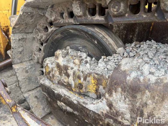 2016年式コマツD85EX-18