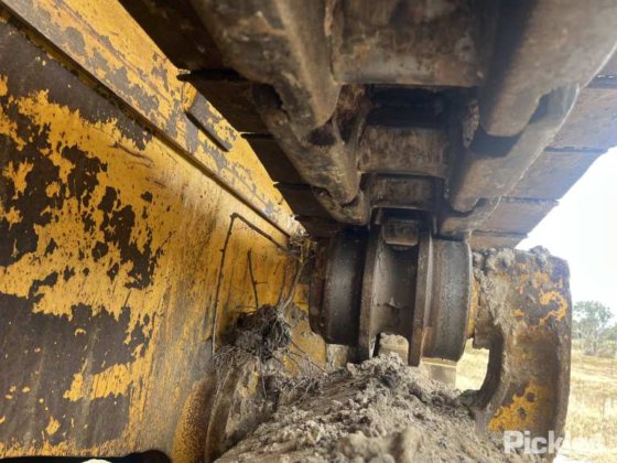 2016年式コマツD85EX-18