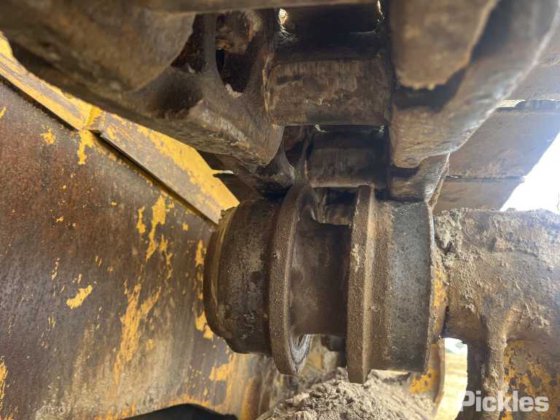 2016年式コマツD85EX-18