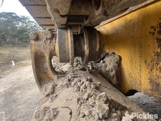 2016年式コマツD85EX-18