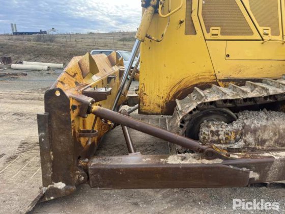 2016年式コマツD85EX-18