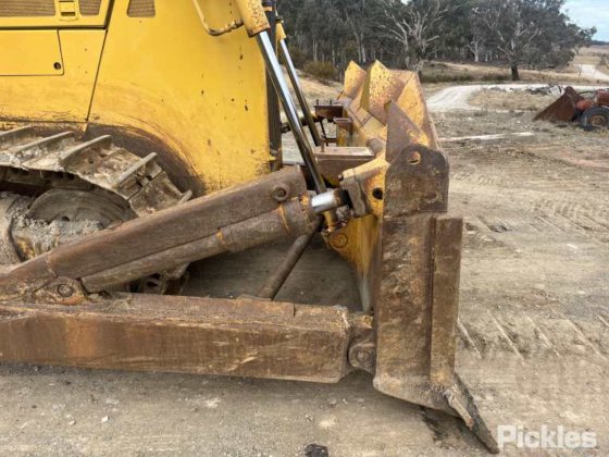 2016年式コマツD85EX-18