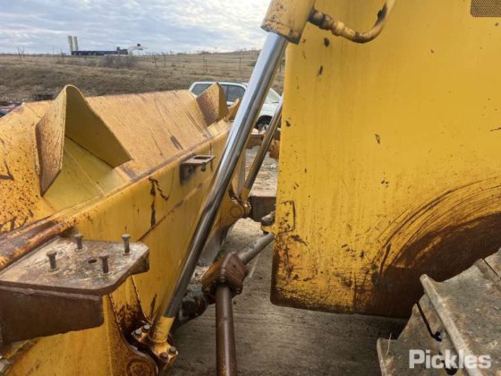 2016年式コマツD85EX-18