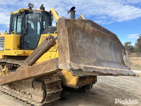 2016年式コマツD85EX-18