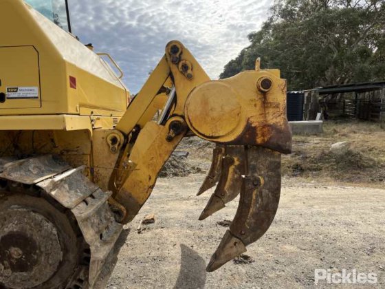 2016年式コマツD85EX-18