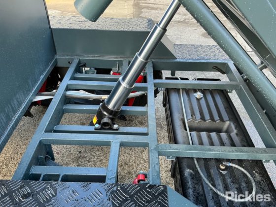 2025 绿色有限公司