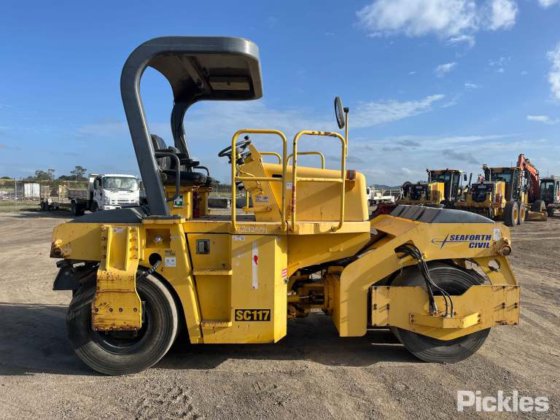 2011年式 サカイ GW750-2