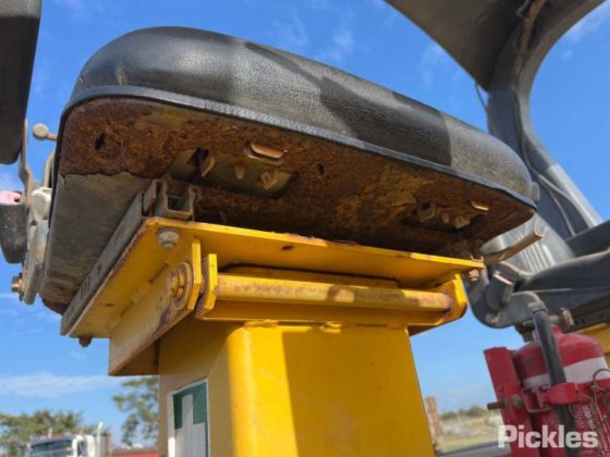 2011年式 サカイ GW750-2