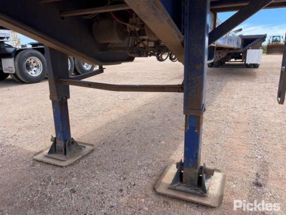 2012款Top Start三轴拖车