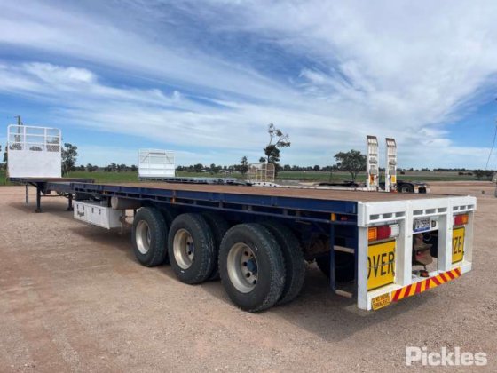 2012款Top Start三轴拖车