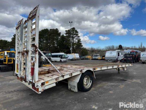 1988 Tag-a-Long单轴拖车